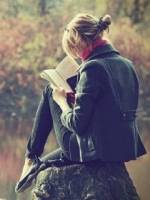 Девушки с книгами фото